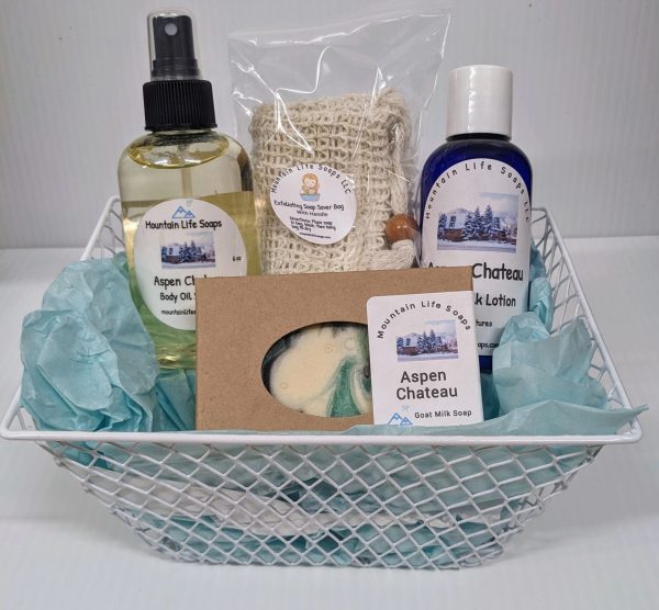 PXL_20241024_191919929.MP2_.jpg Aspen Chateau Gift Basket
