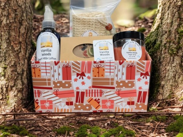 file-4e54070.jpg Vanilla Woods Small Gift Box