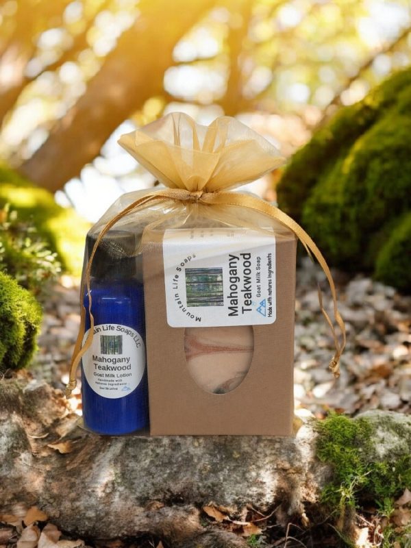 file-b90c201.jpg Mahogany Teakwood Small Gift Set