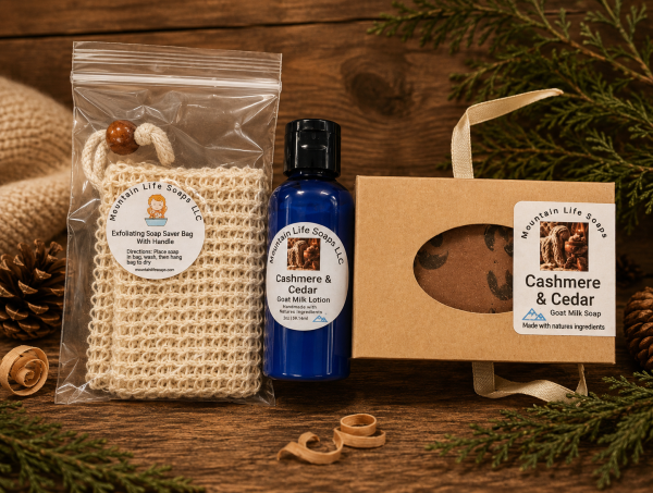 file_000000000e6c822f886b916023db83f2 Cashmere & Cedar Small Gift Bag